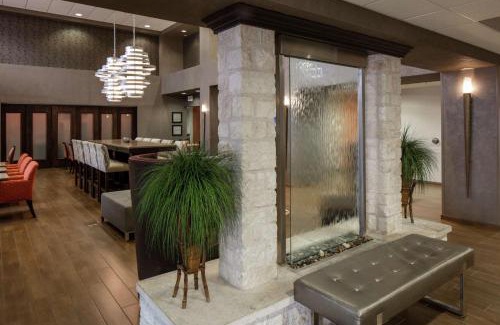 McNeil Hotel | Pet-Friendly Retreat at Hampton Inn & Suites Cedar Park