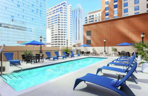Waller Creek District Hotel | Discover Hampton Inn & Suites Austin-Downtown Amenities