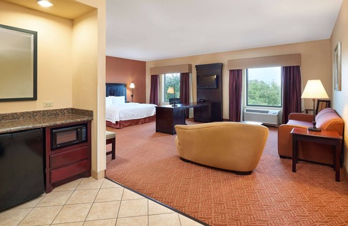 Buda Hotel | Inviting Hampton Inn & Suites Austin South/Buda with Pool