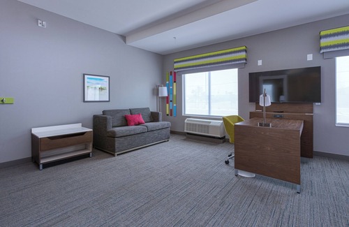 West Park Community Hotel | Relax at Hampton Inn & Suites Bakersfield Central