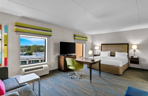 Rolling Road Farms Hotel | Modern Comfort at Hampton Inn & Suites Baltimore/Woodlawn