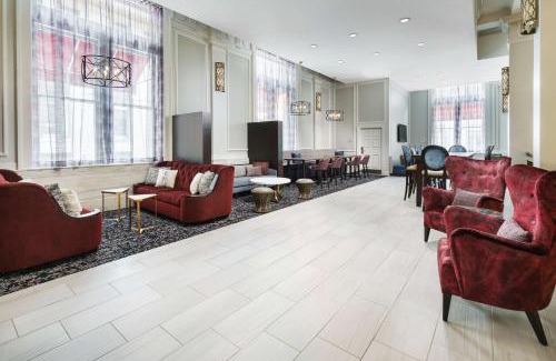 Downtown Baltimore Hotel | Discover Hampton Inn & Suites Baltimore Inner Harbor