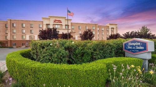 Banning Hotel | Discover Hampton Inn & Suites Banning/Beaumont Getaway