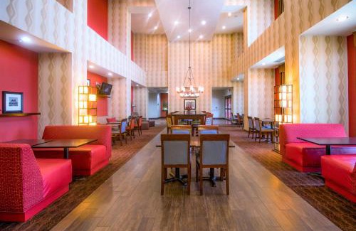 Bastrop Hotel | Comfortable Stay at Hampton Inn & Suites Bastrop with Pool
