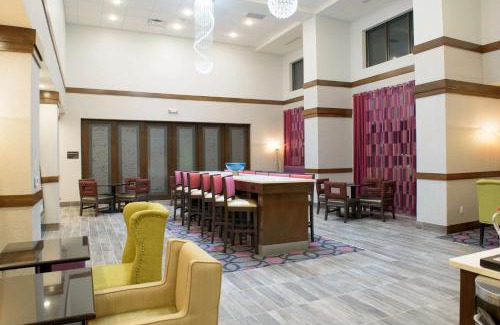 Bay City Hotel | Comfortable Stay at Hampton Inn & Suites Bay City