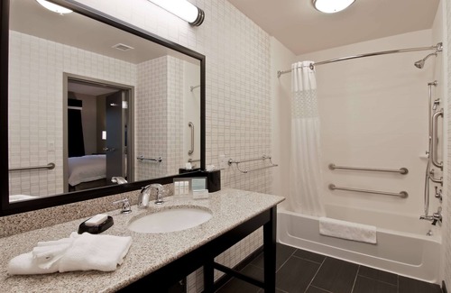 Wilburton Hotel | Discover Hampton Inn & Suites Bellevue Near Seattle's Best