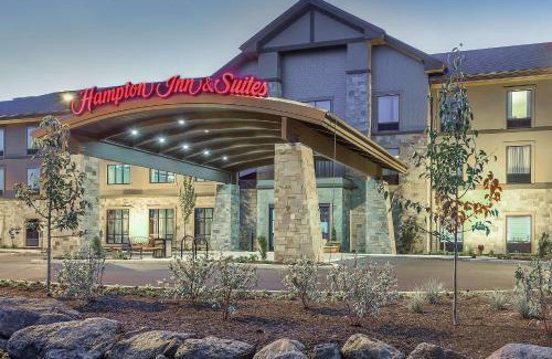 Southern Crossing Hotel | Family-Friendly Hampton Inn & Suites Bend with Pool Access