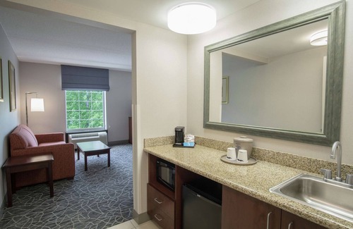 Lenox Hotel | Explore Comfort at Hampton Inn & Suites Berkshires-Lenox