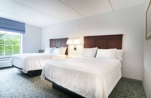 Lenox Hotel | Explore Comfort at Hampton Inn & Suites Berkshires-Lenox