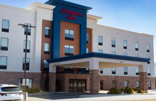 Big Rapids Hotel | Discover Hampton Inn & Suites Big Rapids: Family-Friendly Stay