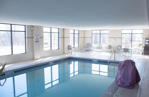 Big Rapids Hotel | Discover Hampton Inn & Suites Big Rapids: Family-Friendly Stay