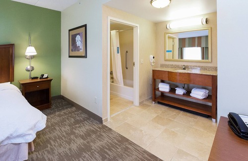 Blairsville Hotel | Top-Rated Hampton Inn & Suites Blairsville with Pool Access