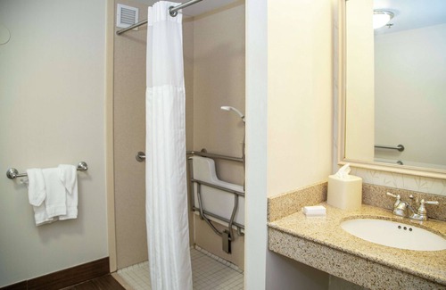 Blairsville Hotel | Top-Rated Hampton Inn & Suites Blairsville with Pool Access