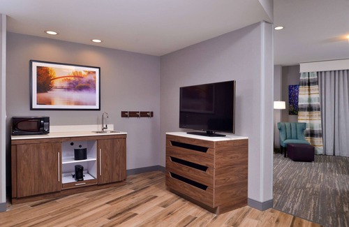Southwest Ada County Alliance Hotel | Boise's Top-Rated Hampton Inn & Suites with Pool Access