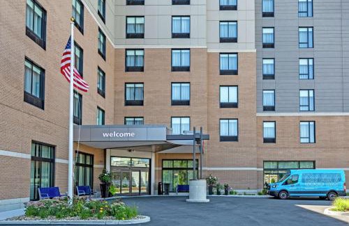 Waltham Hotel | Elegant Stay at Hampton Inn & Suites Boston/Waltham