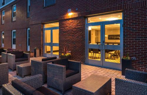 Martinsville Hotel | Comfortable Getaway at Hampton Inn & Suites Bridgewater, NJ