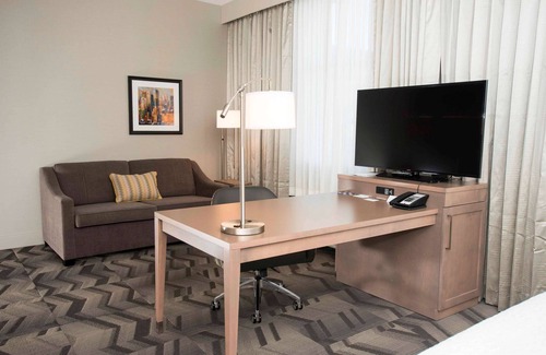 Thunder Bay Hotel | Top-Rated Hampton Inn & Suites with Pool and Spa in Thunder Bay