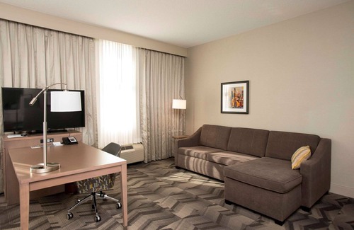 Thunder Bay Hotel | Top-Rated Hampton Inn & Suites with Pool and Spa in Thunder Bay