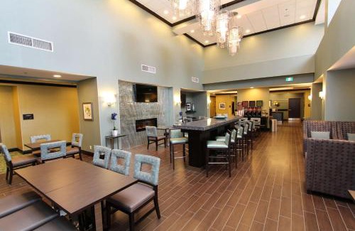 Terra Nova Hotel | Pet-Friendly Hampton Inn & Suites near St. John's Airport