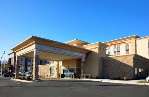 Aberdeen Hotel | Pet Friendly Getaway at Hampton Inn & Suites Baltimore