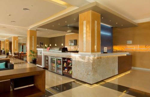 Paraiso Hotel | Beachfront Bliss at Hampton Inn & Suites by Hilton Paraiso