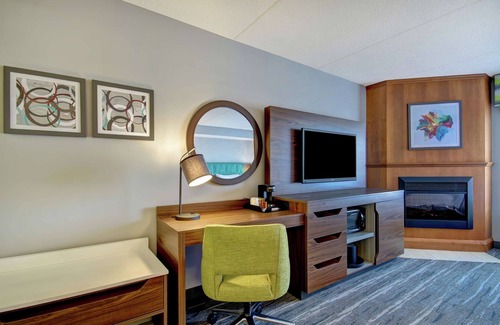 Guelph Hotel | Comfortable Stay at Hampton Inn & Suites by Hilton - Guelph