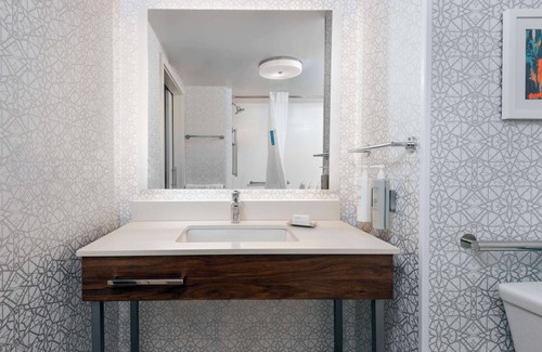 Charlottesville Hotel | Discover Hampton Inn & Suites in Charlottesville