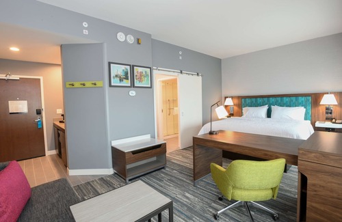 West Chester Hotel | Discover Hampton Inn & Suites: Family-Friendly Amenities Await