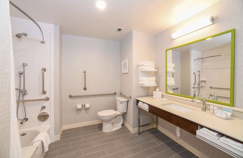 West Chester Hotel | Discover Hampton Inn & Suites: Family-Friendly Amenities Await
