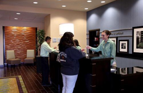 Carlsbad Hotel | Pet-Friendly Retreat at Hampton Inn & Suites Carlsbad