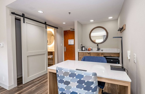 Sapphire Hotel | Welcoming Hampton Inn & Suites in Cashiers Sapphire Valley