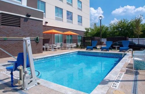Cedar Park Hotel | Discover Hampton Inn & Suites Cedar Park: Family-Friendly Stay