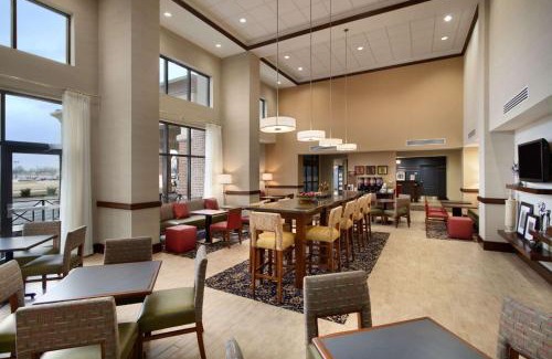 Charles Town Hotel | Discover Hampton Inn & Suites Charles Town - Family-Friendly Retreat