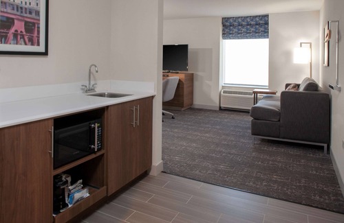 Burr Ridge Hotel | Eco-Friendly Retreat at Hampton Inn & Suites Chicago-Burr Ridge