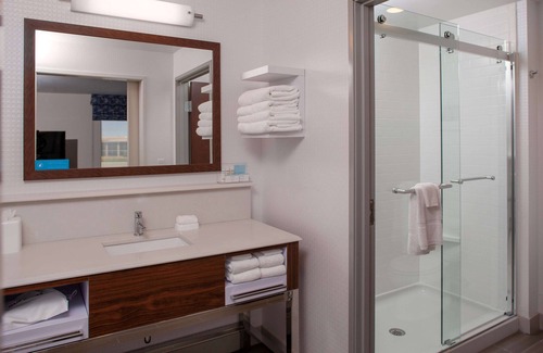 Burr Ridge Hotel | Eco-Friendly Retreat at Hampton Inn & Suites Chicago-Burr Ridge