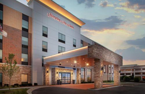 Burr Ridge Hotel | Pet Friendly Retreat at Hampton Inn & Suites Chicago-Burr Ridge