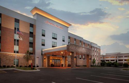 Burr Ridge Hotel | Pet Friendly Retreat at Hampton Inn & Suites Chicago-Burr Ridge