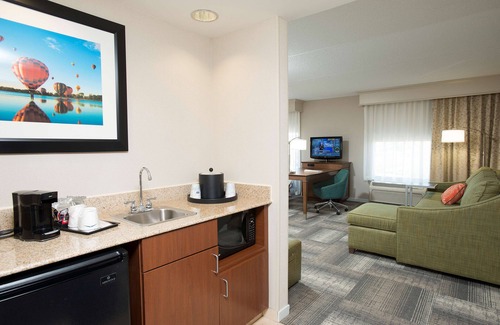 West Chester Hotel | Discover Hampton Inn & Suites Cincinnati-Union Center
