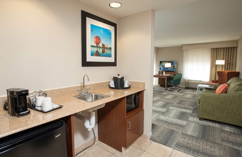 West Chester Hotel | Discover Hampton Inn & Suites Cincinnati-Union Center