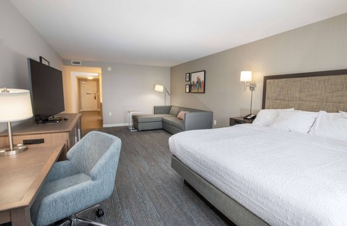 Roselawn Finance Hotel | Exceptional Stay at Hampton Inn & Suites Cincinnati / Kenwood