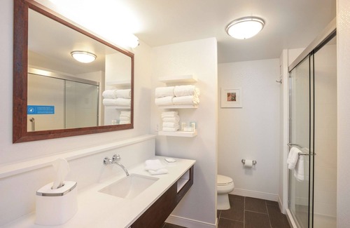 Roselawn Finance Hotel | Exceptional Stay at Hampton Inn & Suites Cincinnati / Kenwood