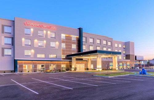 Dent Hotel | Pet-Friendly Retreat at Hampton Inn & Suites Cincinnati West