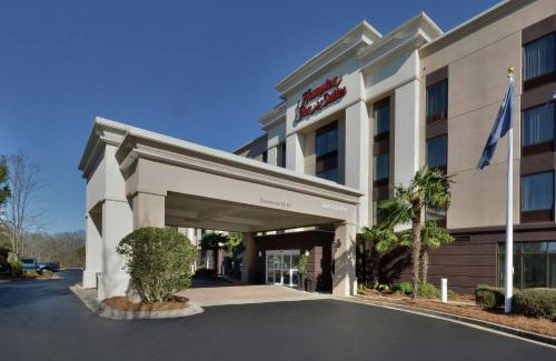 Clinton Hotel | Discover Hampton Inn & Suites Clinton: Pet-Friendly Retreat