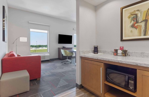 Columbus Hotel | Experience Comfort at Hampton Inn & Suites Columbus Scioto Downs
