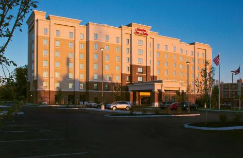 Columbus Hotel | Pet-Friendly Stay at Hampton Inn & Suites Columbus