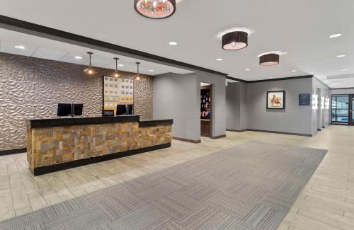 Columbus Hotel | Explore Hampton Inn & Suites Columbus with Pool and Pets
