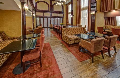 Corsicana Hotel | Discover Hampton Inn & Suites Corsicana with Pool Access