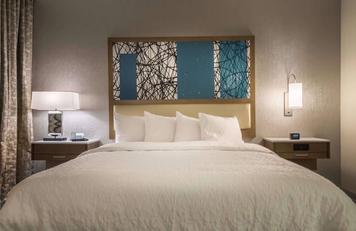 The Colony Hotel | Inviting Hampton Inn & Suites Dallas-The Colony Awaits You
