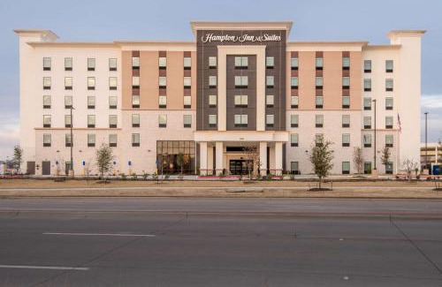 The Colony Hotel | Pet-Friendly Luxury at Hampton Inn & Suites Dallas-The Colony