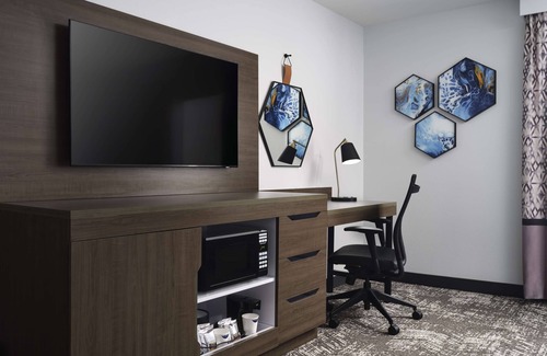 Hurst Hotel | Experience Comfort at Hampton Inn & Suites DFW Airport